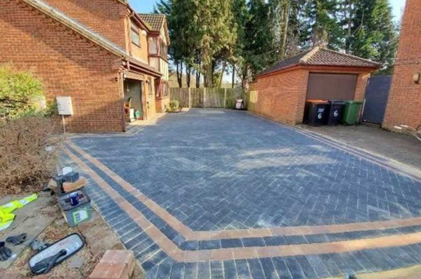 Tarmac Driveways – A Complete, Fresh Guide by Robbs Driveway Solutions