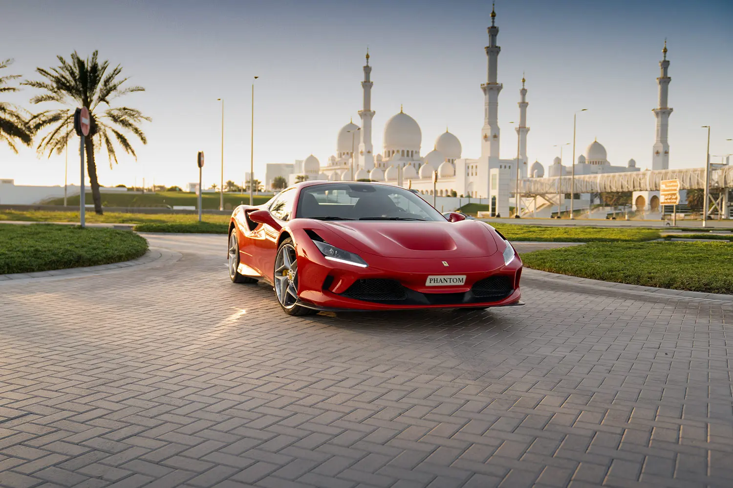 Rent a Car Dubai for a Comfortable and Flexible Travel Experience